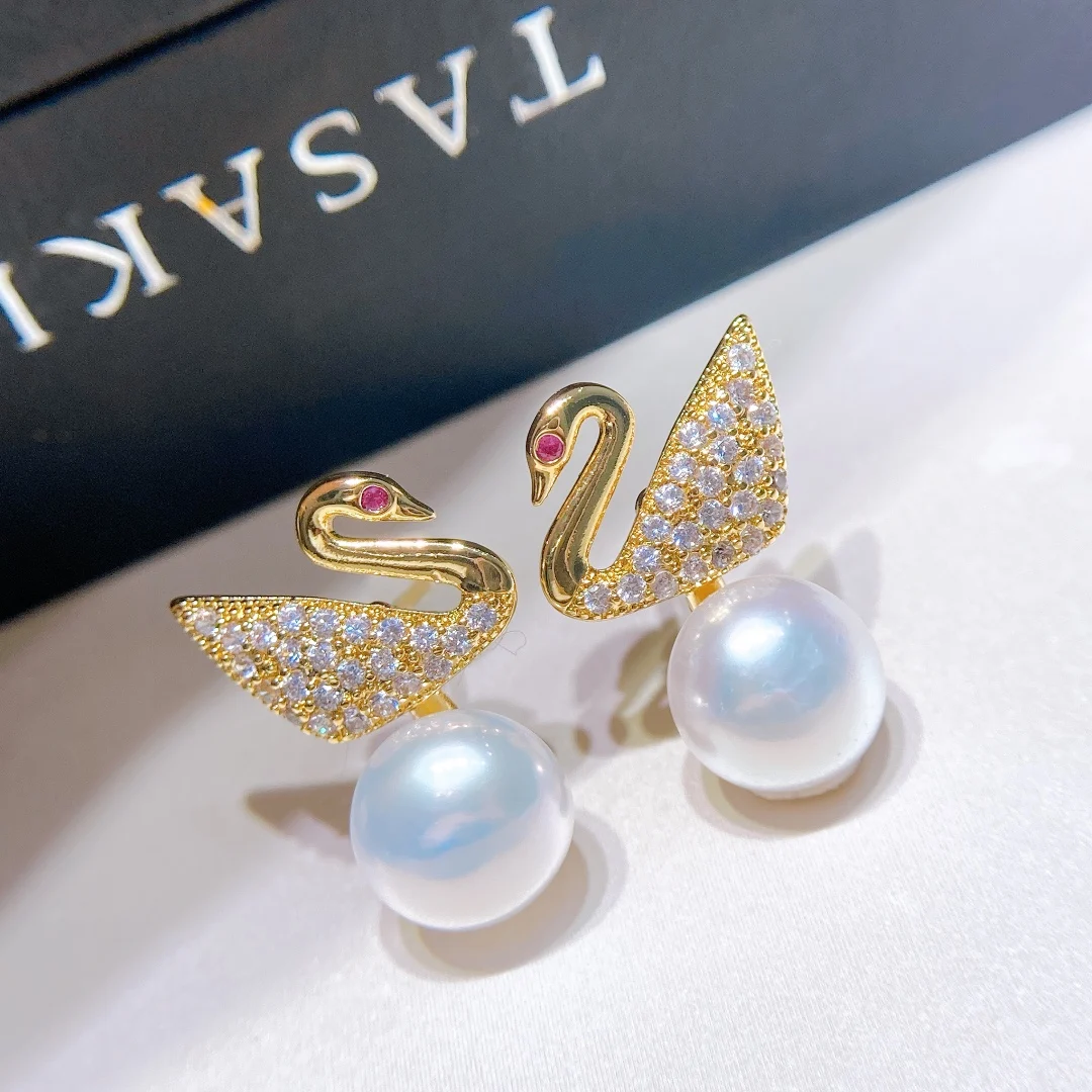 

Женские серьги-гвоздики с пресноводным жемчугом