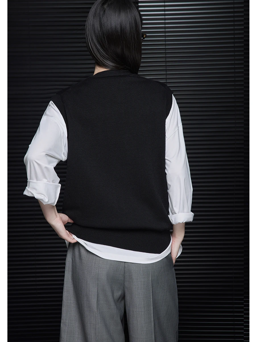 Черный французский жилет с v-образным вырезом Moment женский кардиган осень 2023