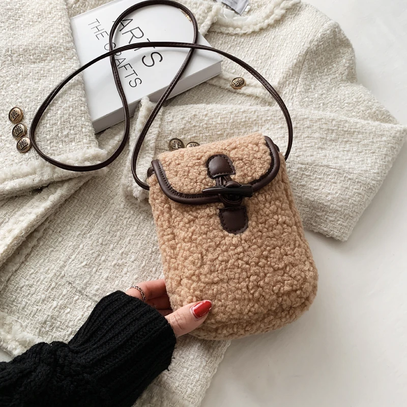 

bags Autumn and winter plush bag Lightweight mobile phone package Fashion crossbody bag handbags lambskin bag