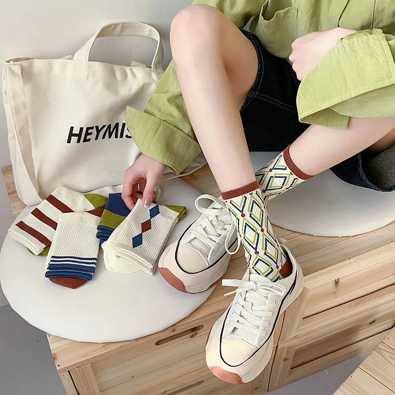 5 PCS Fashion New 2023 Spring Autumn Striped Geometric Pattern Socks For Women Simple Vintage Cotton Brown Sports Socks Set