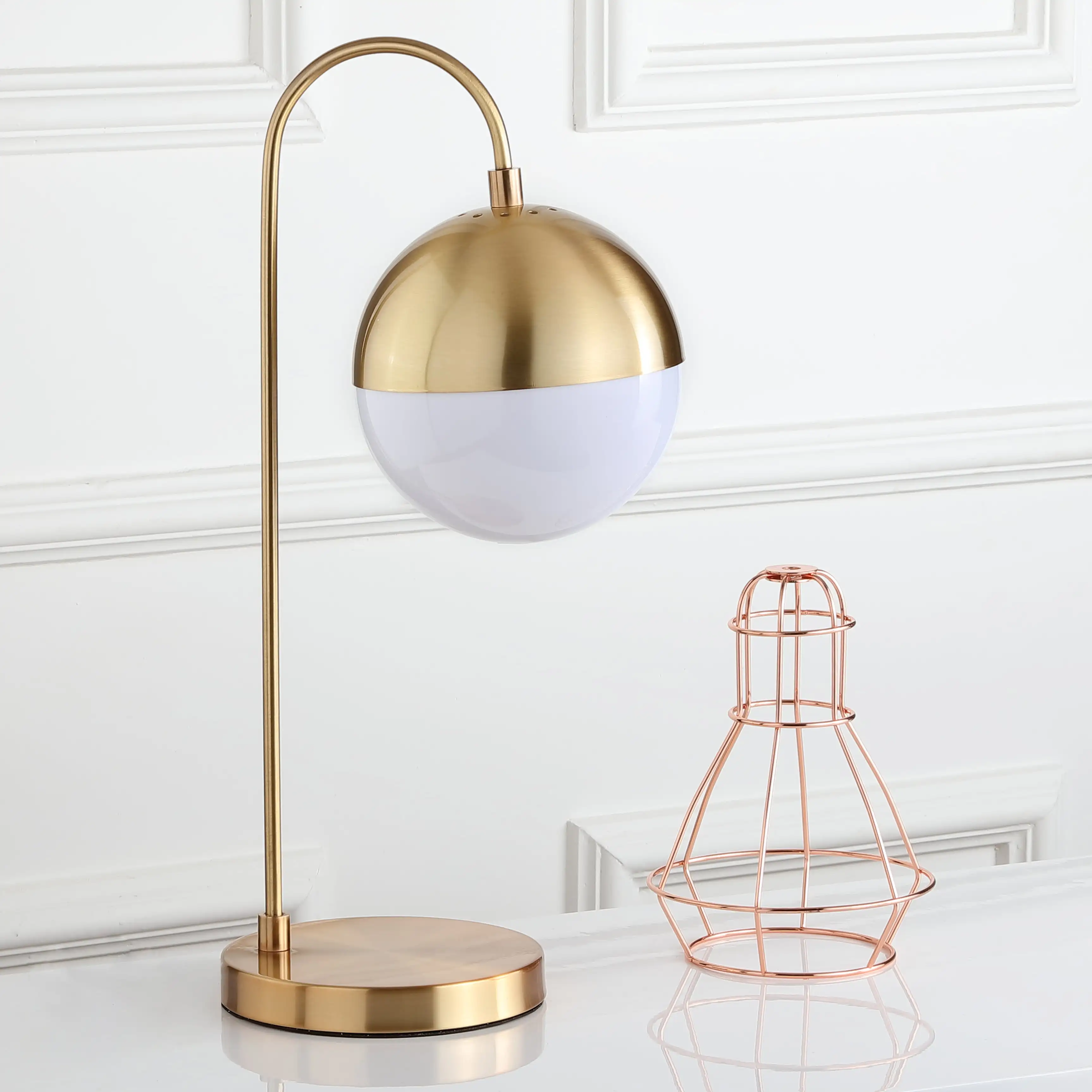 

HMTX Cappi Table Lamp | Brass |