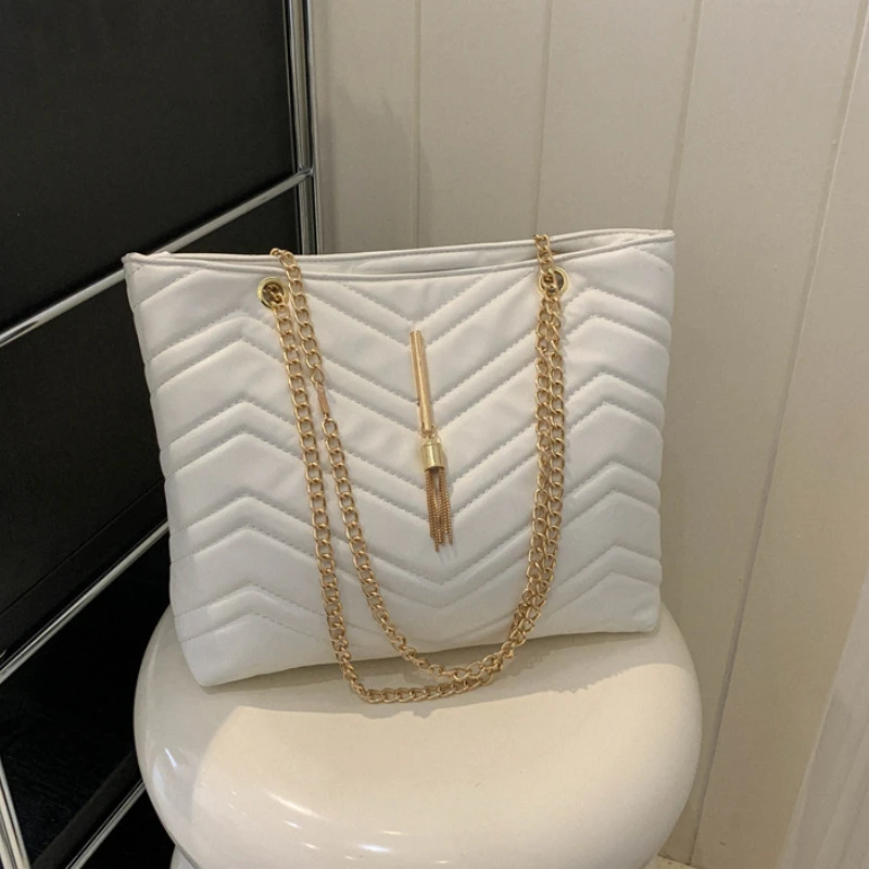 

Fashion Commuter Tote Bag Summer New Tassel Embroidery Chain Single Shoulder Crossbody Bag Large Capacity Premium Feel Hand Bag