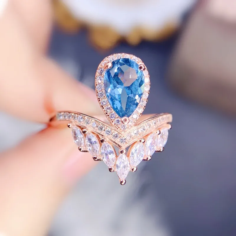 Женское кольцо в виде короны из натурального голубого топаза карата J224191 |