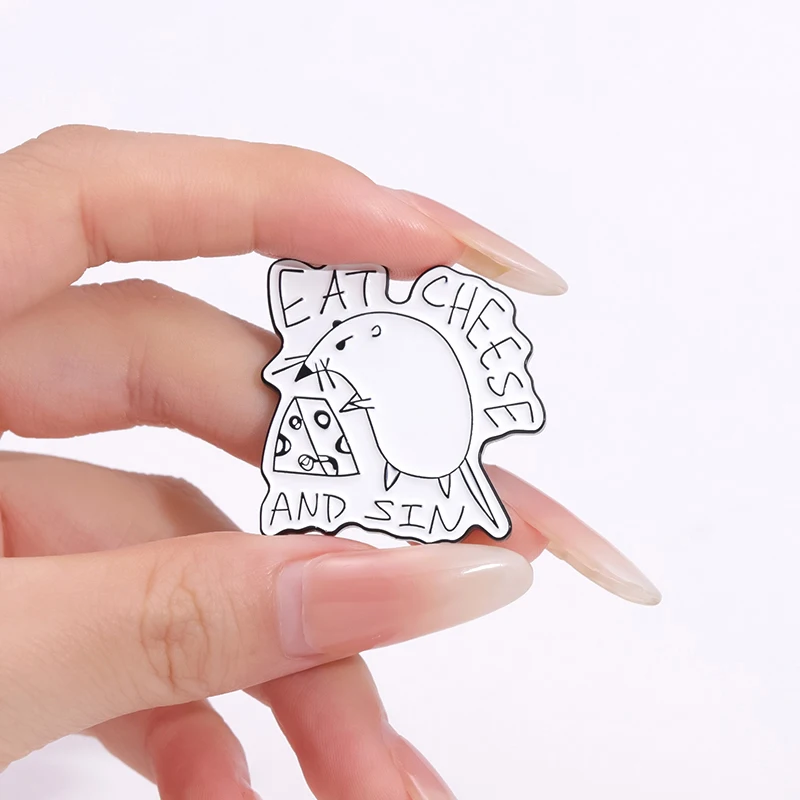 Эмалированные броши &quotМышь и сыр&quot