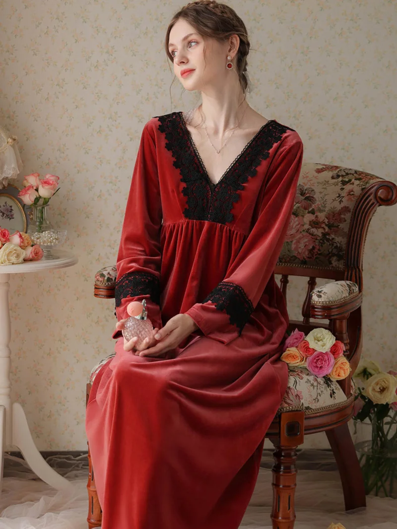 Women French Elegant Velour Robe V-Neck Backless Long Night Dress Pleuche Velvet Sleepwear Princess Nightwear Vintage Nightgowns