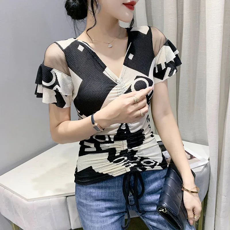 Женская футболка с коротким рукавом V-образным вырезом и принтом |