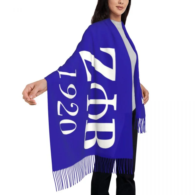 Рисунок 4 - Женский шарф с логотипом B Sorority