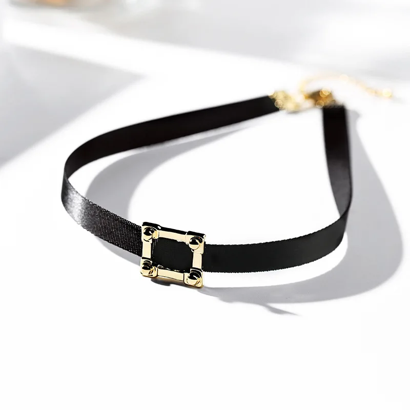 

Chokers Black Leather Rope Clavicle Chain Golden Square Buckle Contracted Korean Fashion Ins Trend Atmosphere Elegant Wholesale