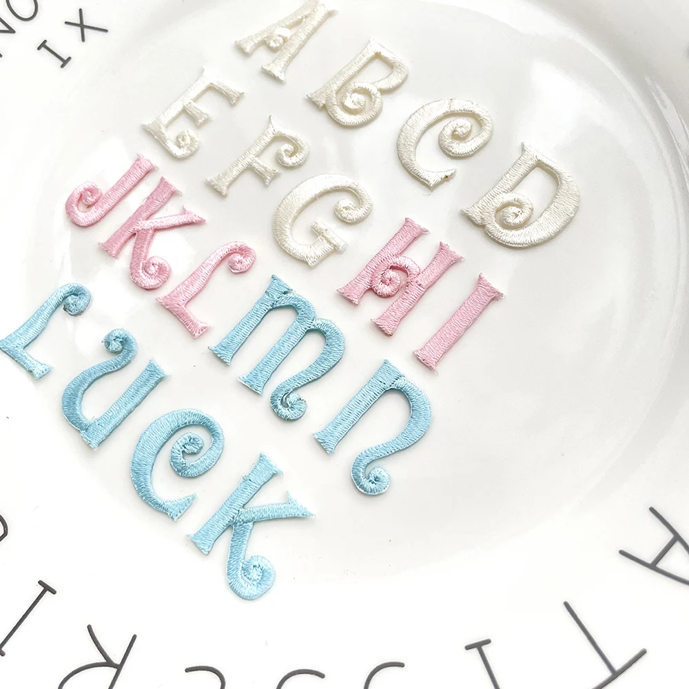 

Пластыри с надписью на английском языке бежевого цвета