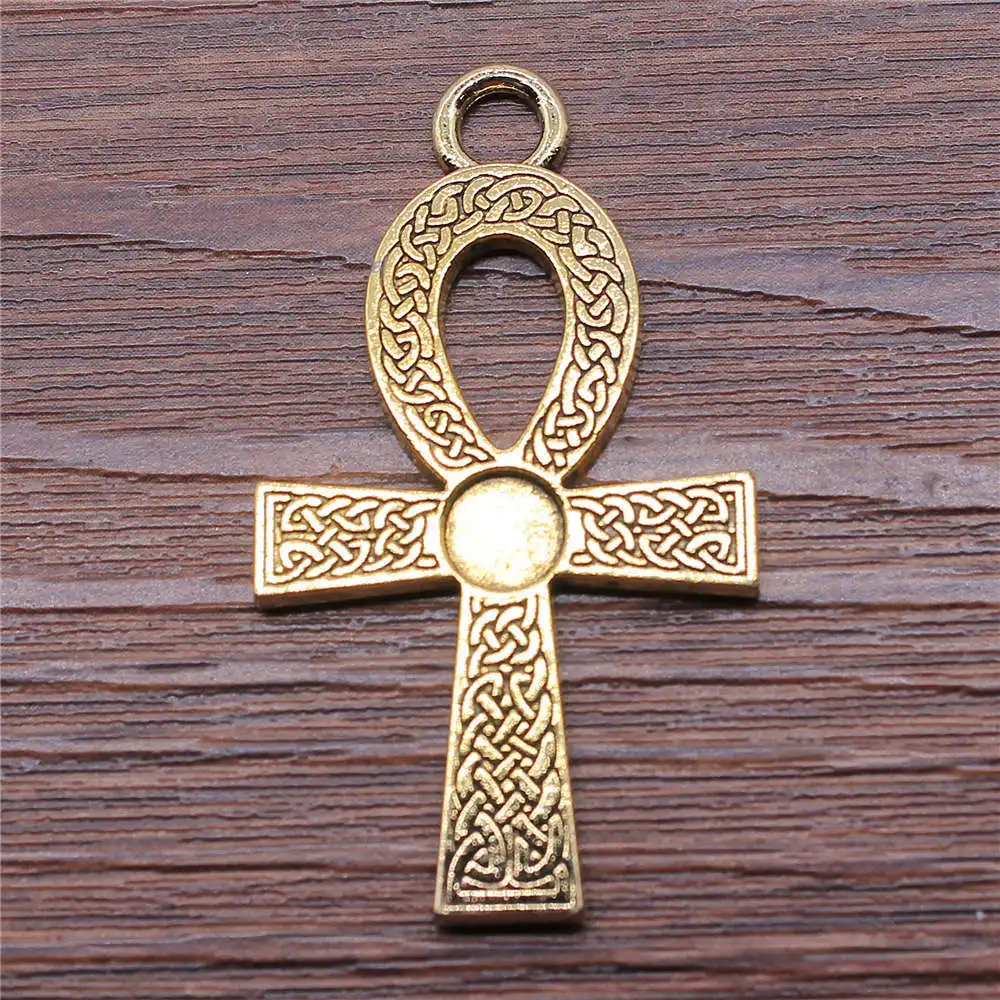 Браслет-подвеска с крестом на ногу