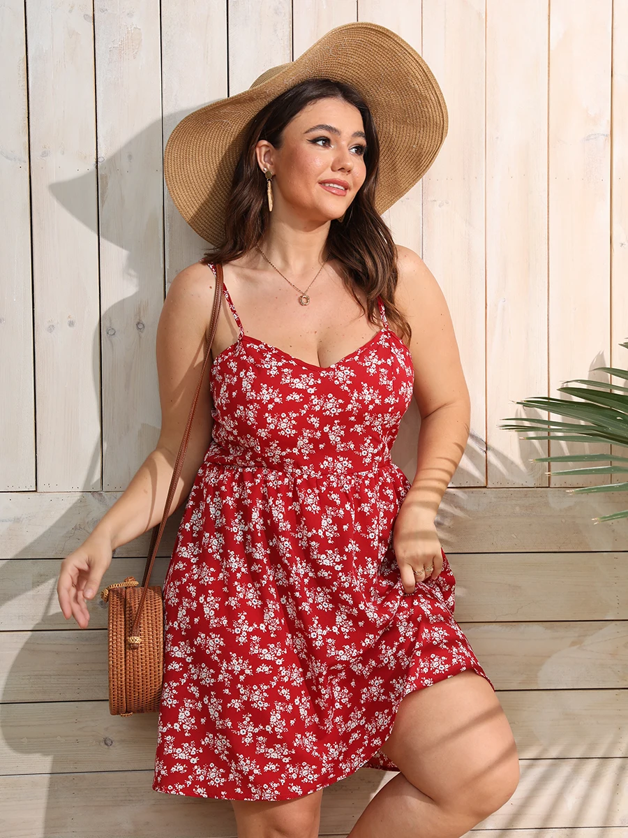 Платье на бретельках с цветочным принтом без рукавов |