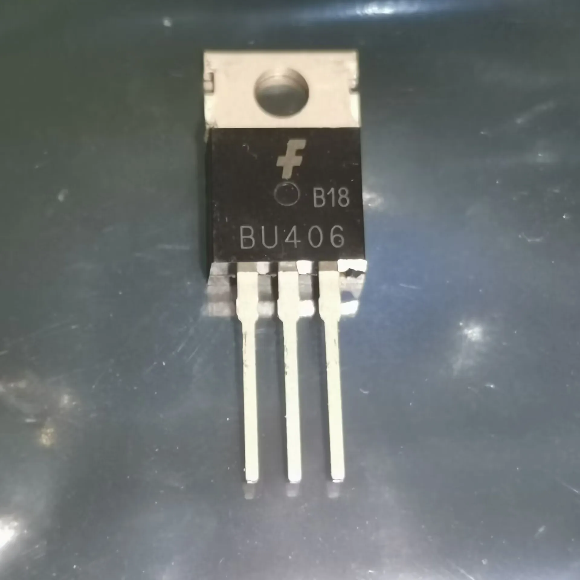 Тиристор pcr406j. Транзистор 406 smd. 406j тиристор. Pcr406j даташит. Bu406 транзистор.