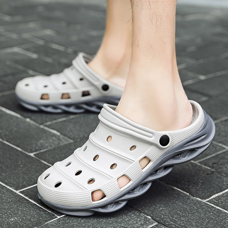 

Summer Men Slippers Beach Sandals Mens Clogs Garden Shoes Clog Zuecos Hombre Outdoor Slip on Breathable New Zapatillas Hombre