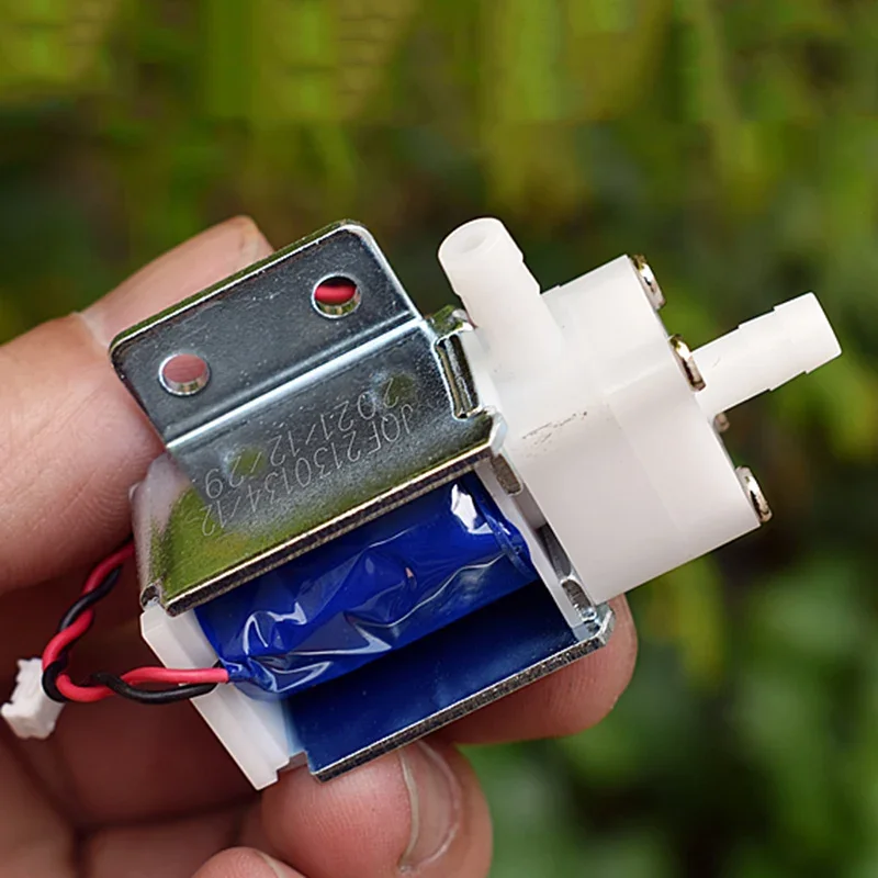 

TCS JQF2130134/12 Мини-водяной воздушный клапан 12В