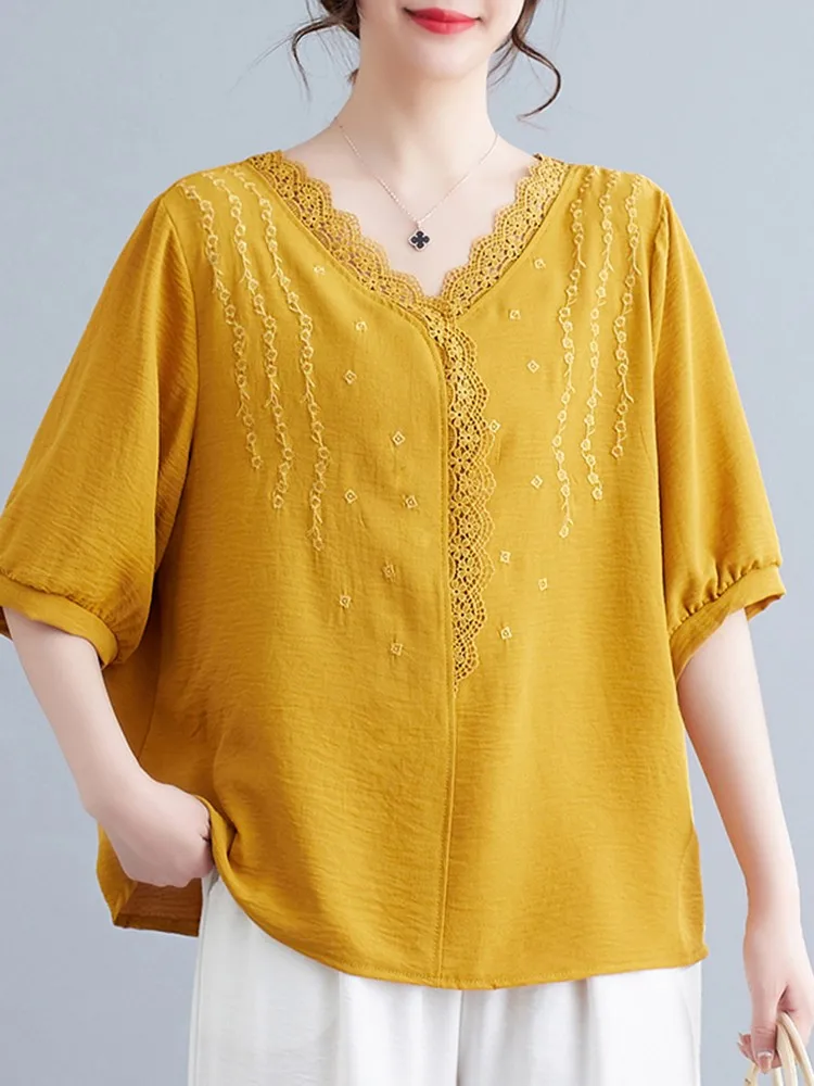 

Женские Летние повседневные футболки, Новое поступление 2023, винтажные стильные кружевные свободные женские топы с вышивкой и V-образным выр...