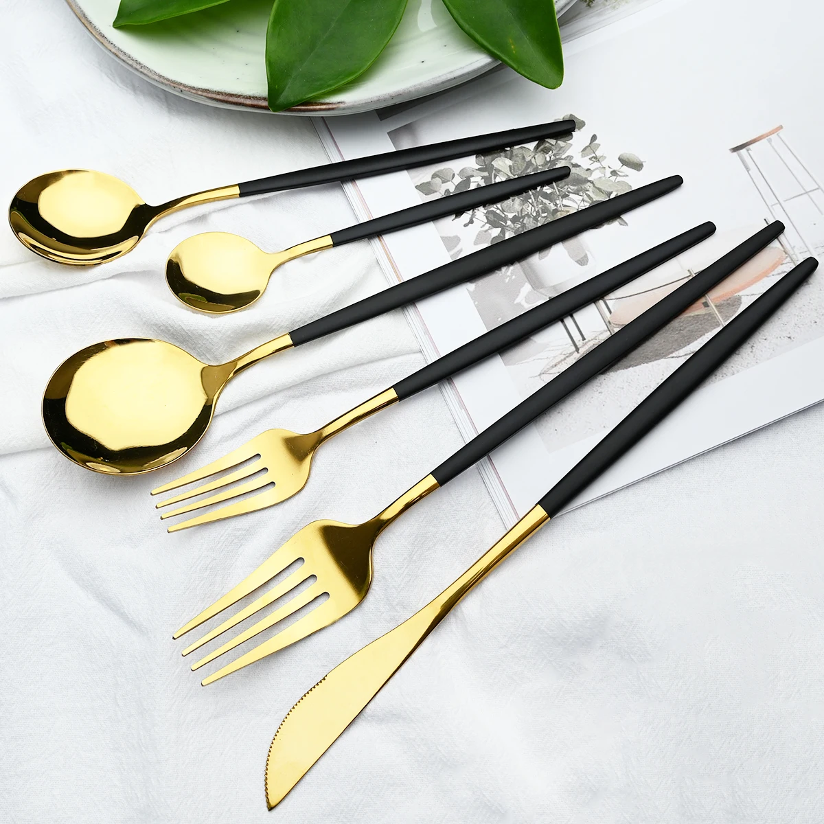 

36Pcs Black Gold Cutlery Set Knives Dessert Fork Coffee Spoon Dinnerware Flatware Stainless Steel Silverware Party Tableware Set