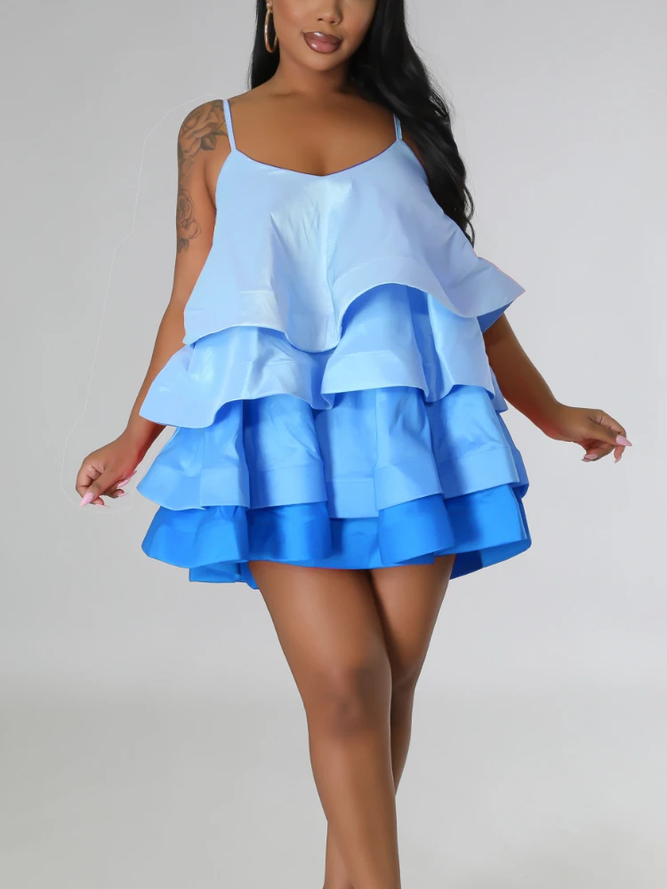 

Платье женское ТРАПЕЦИЕВИДНОЕ на тонких бретельках, с градиентом