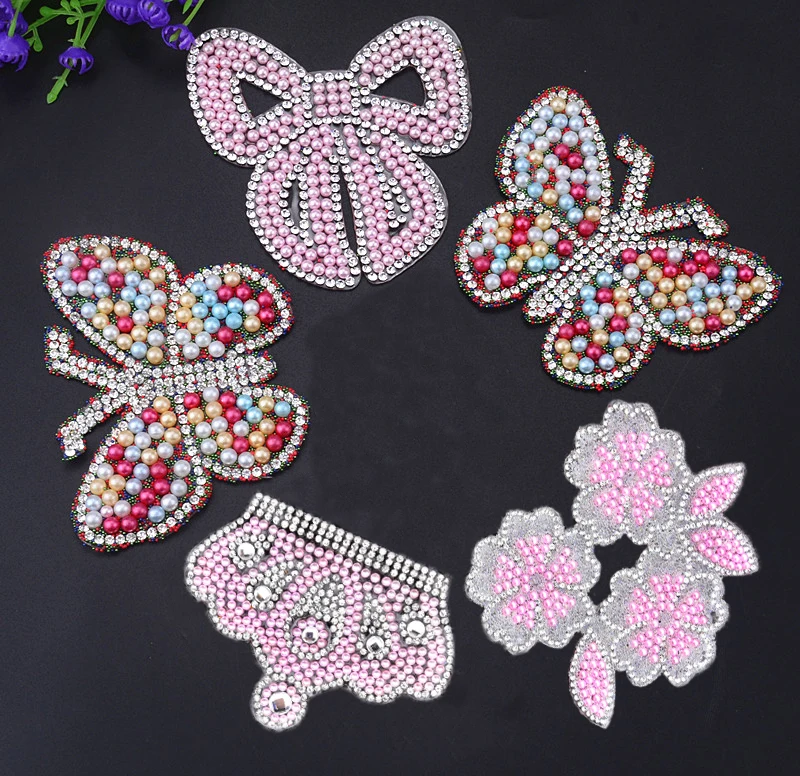10Pcs Pearl Flower Butterfly Iron on Patches Rhinestone Applique Heat Transfer DIY Clothing Shoes Bags Embellishment Crown Motif