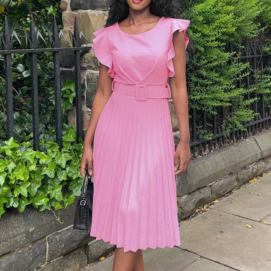 Летняя мода 2024 оборки рукава круглый вырез талия