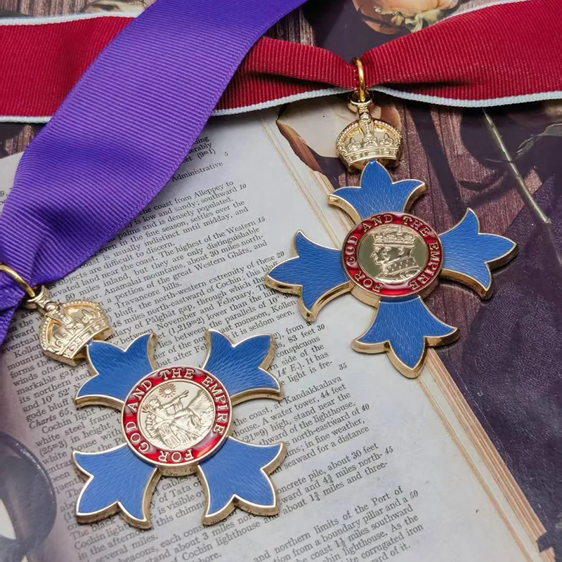 Фото 1 шт. Медаль Великобританской империи, в стиле OBE MBE, с красными и фиолетовыми лентами для косплея, костюмов, униформы, коллекционирования №4