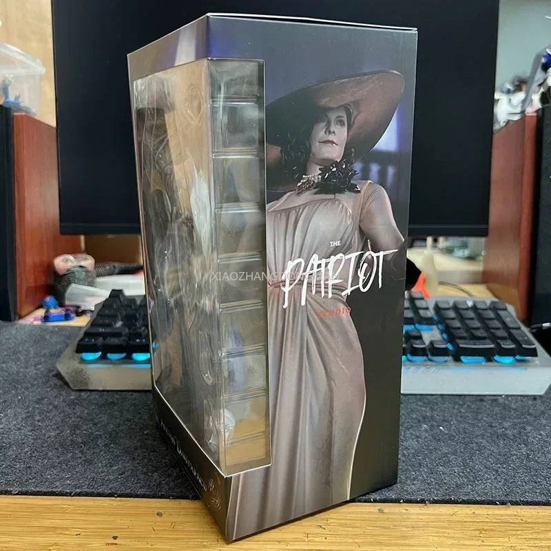 Игрушечная модель зла 8 футов