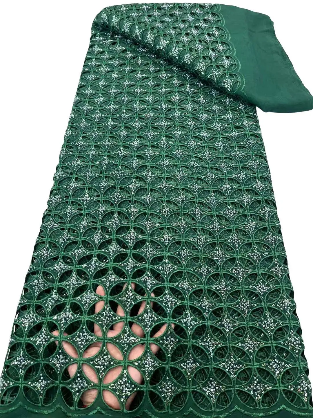 Рисунок 6 - 2024 г., новейшая изящная вышивка