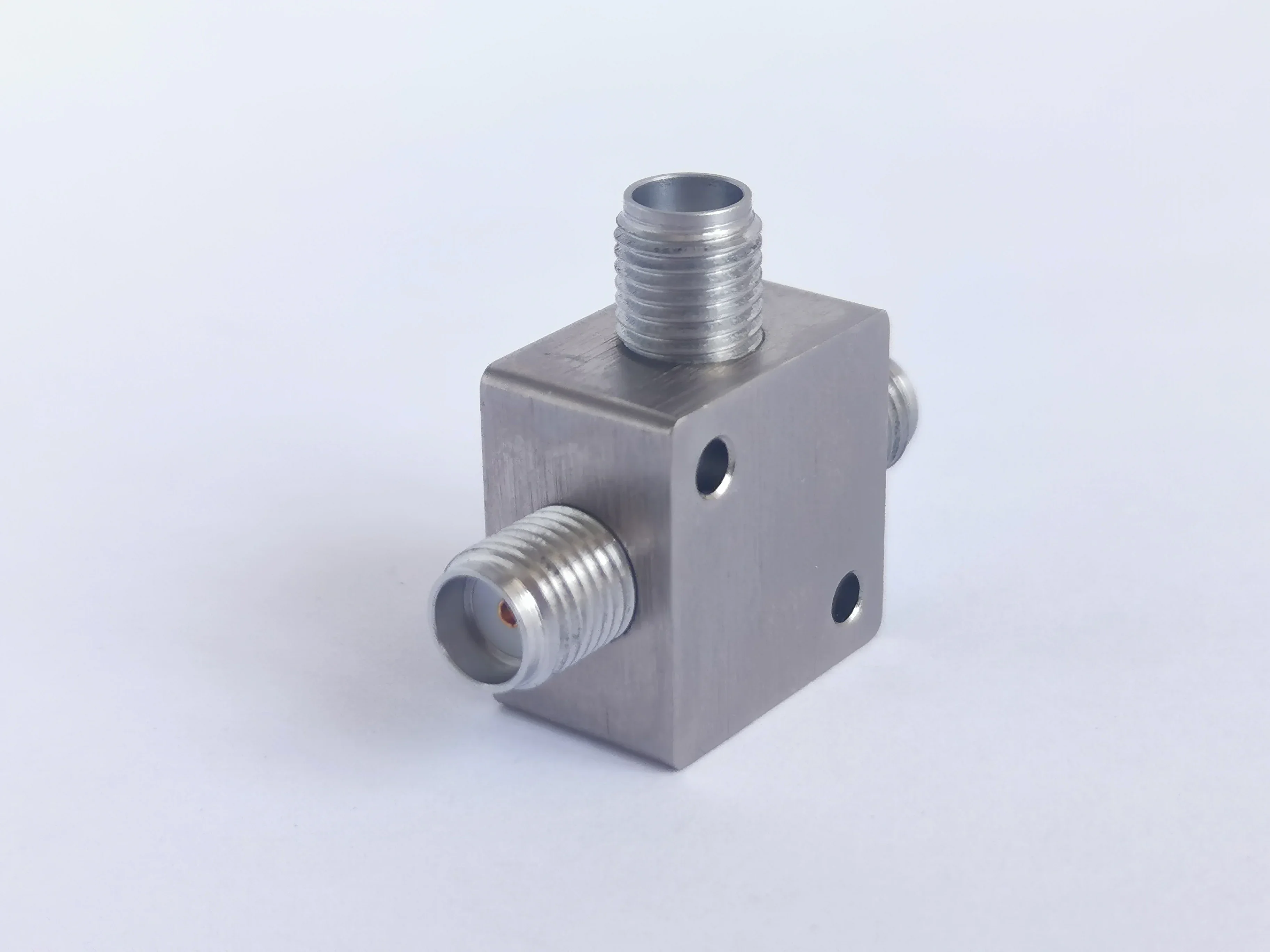 2-полосный разветвитель мощности постоянного тока-27000 МГц резистивный делитель