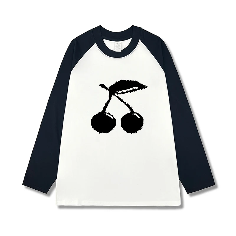 Футболка женская оверсайз с длинным рукавом круглым вырезом и принтом вишни