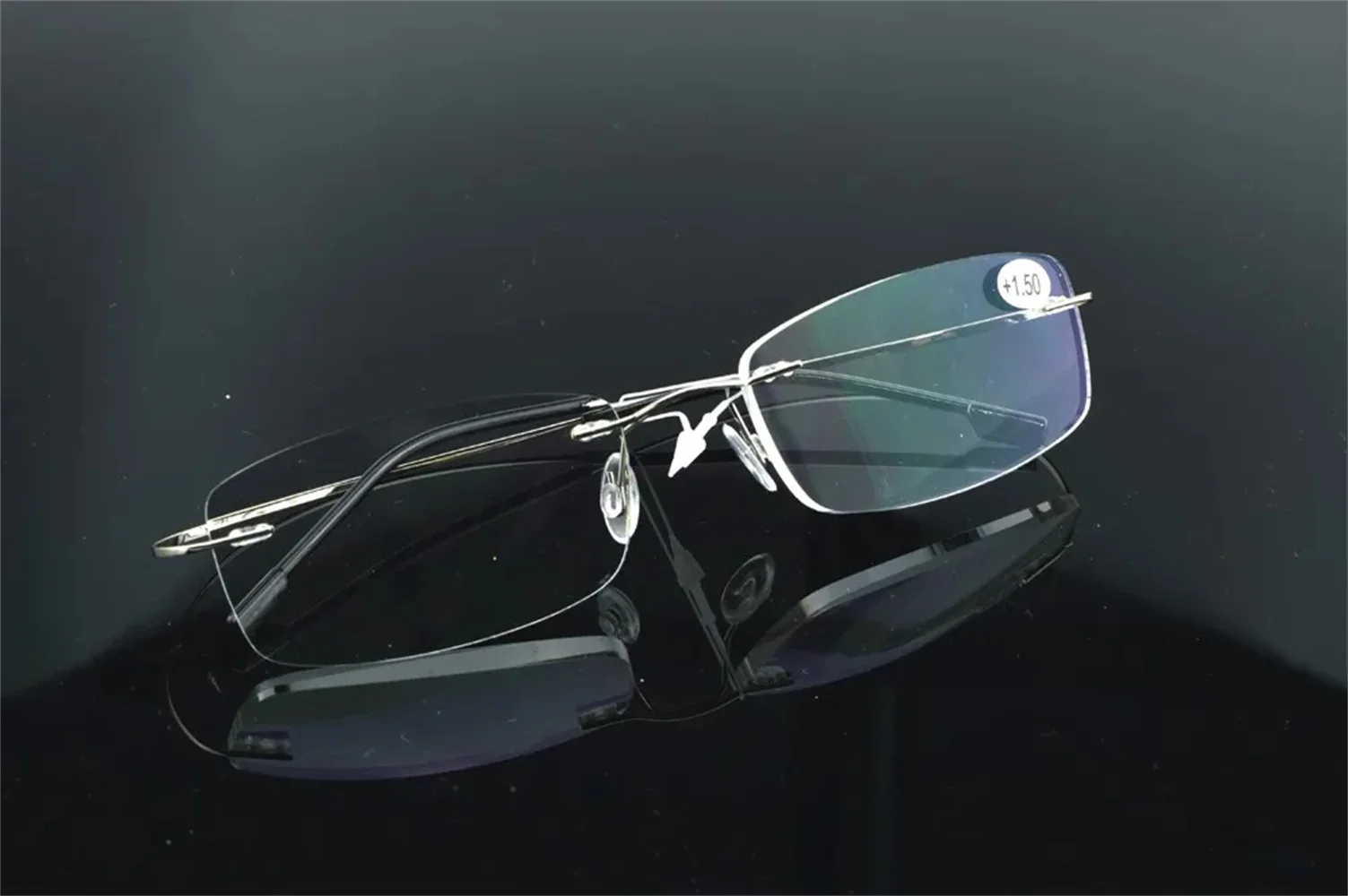 Ограниченная поставка серебряных прогрессивных очков для чтения
