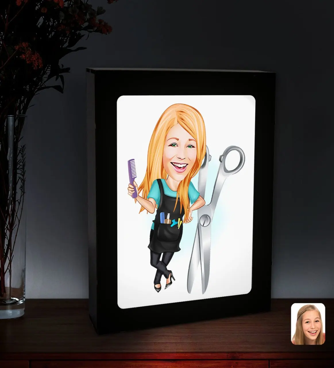 

Personalized Women 'S Hairdressing Caricature Of Led Lighted Wood Picture Çerçevesi-1