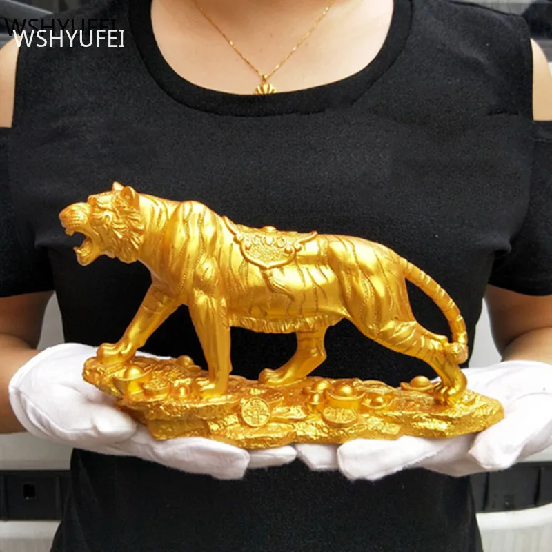 

Украшение Счастливый маленький тигр для гостиной, ТВ-кабинета, украшения по фэн-шуй, полимерная скульптура животного, поделки, городской до...