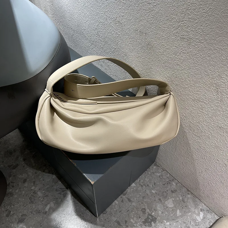 Simple and Casual Women Shoulder Bag in Soft PU Leather