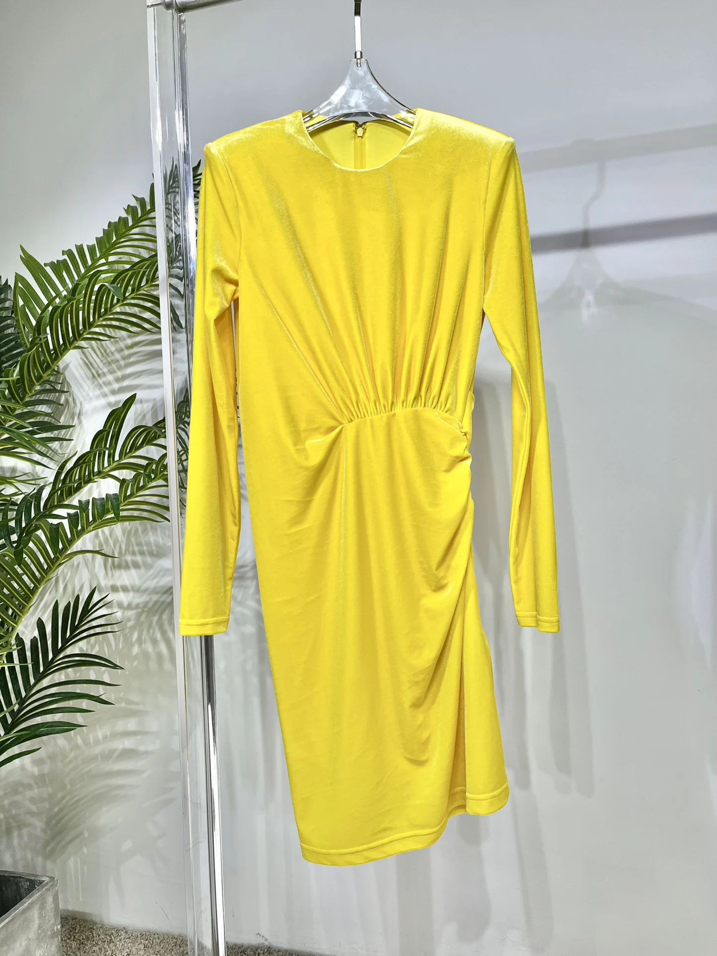 

2023 Velvet slim dress with pleats