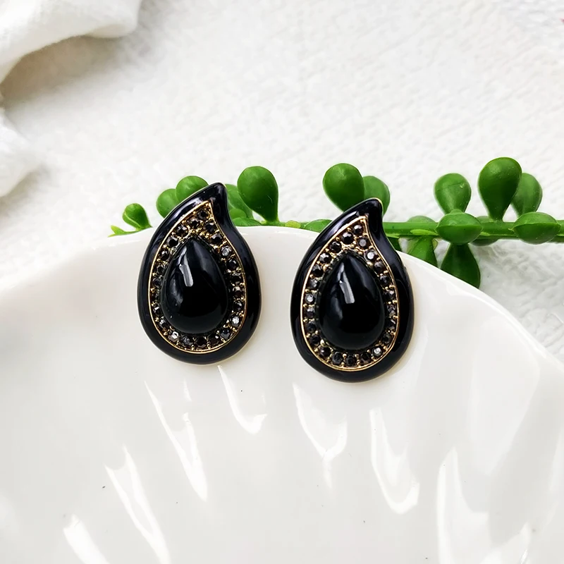 Серьги-гвоздики Black Water Drop B924