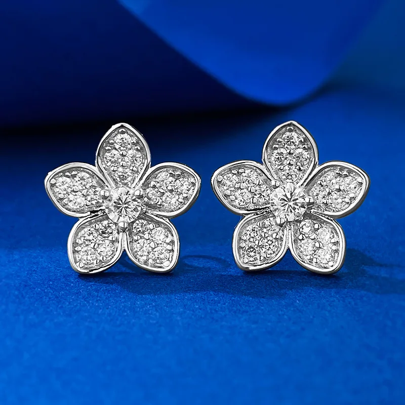 

Женские серьги-гвоздики из серебра 100% пробы с сапфировым камнем