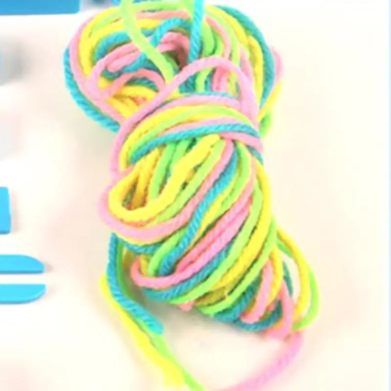 Рисунок 6 - Пластиковый ткацкий станок «сделай сам»