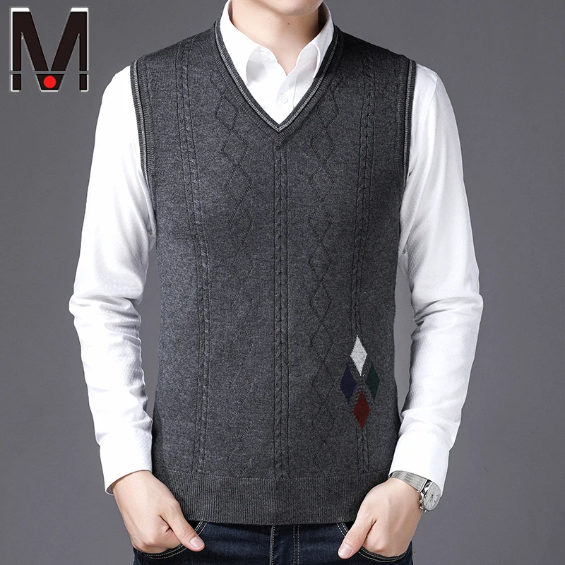 Autumn and Winter New Knitted Fashion Men's Thickened Sweater Tank Top Daily Work Coat Knitted Sweater Tank Top