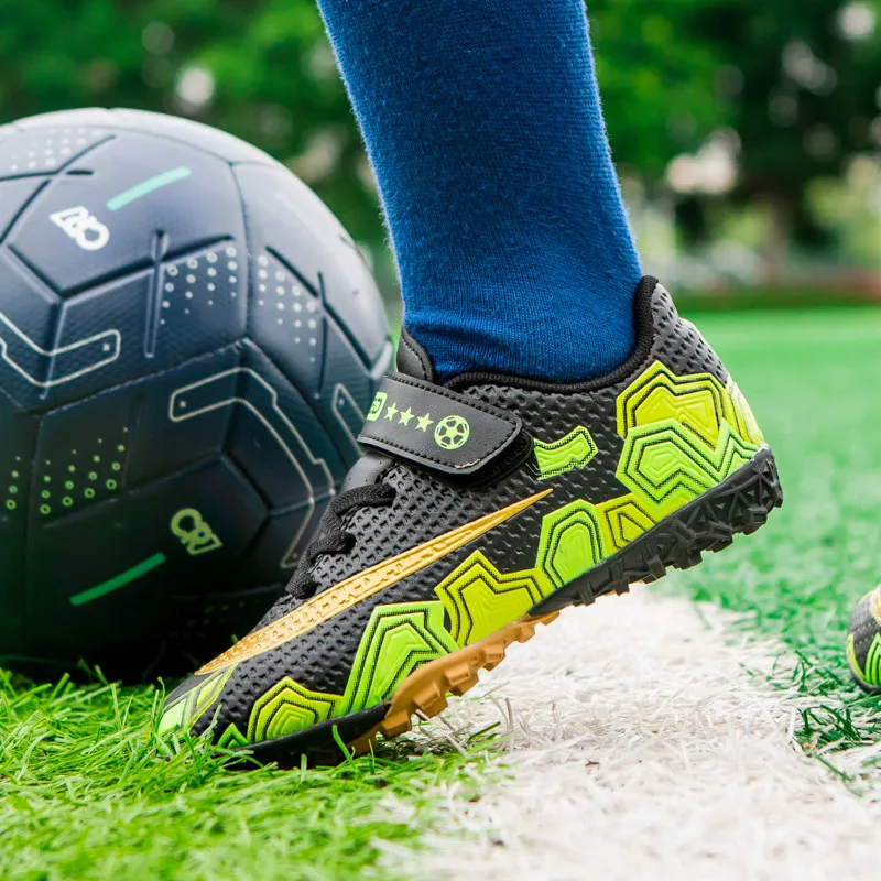 Men Kids Soccer Shoes Turf Football Boots Children Soccer Cleats Light Non-slip Indoor Football Shoes Boy Trainling Sneakers