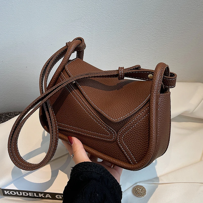 

A new fashion niche design underarm crossbody pillow bag