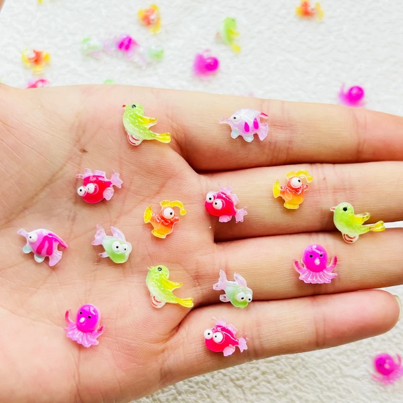 

50 шт. милые мини-мультяшные морские животные, маленькая рыбка, фигурка из смолы, ремесленные украшения, ювелирные изделия, маникюр, шпилька, аксессуары A38
