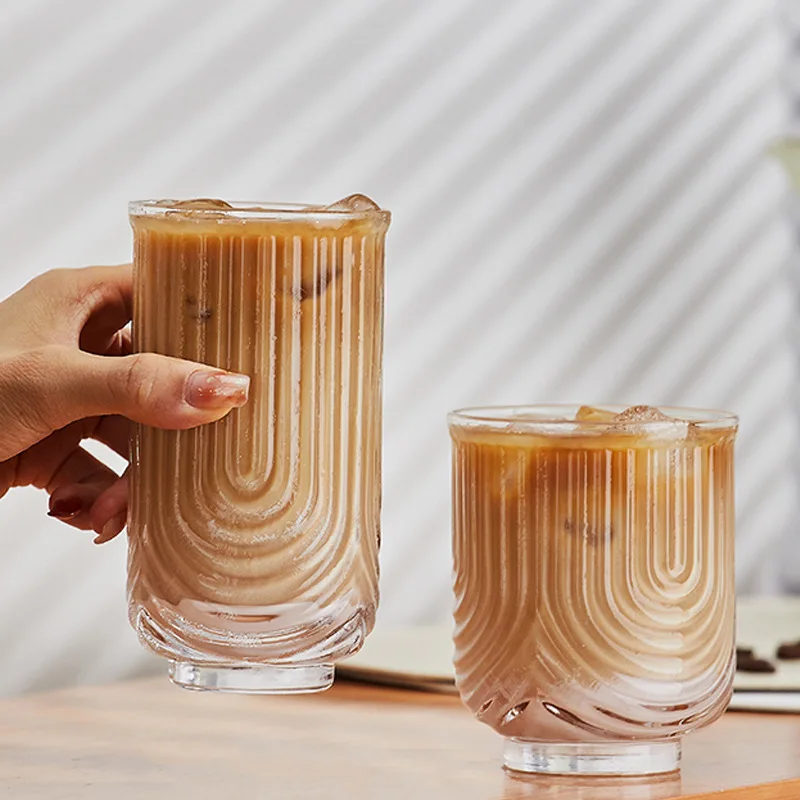 

Стеклянная кружка для кофе в американском стиле с ледяным латте, маленькие U-образные чашки для сока ручной работы, кружка для воды, кружки для напитков, простой новый стиль, кавайная волнистая резьба