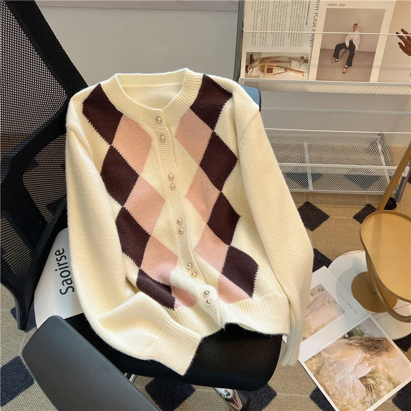 

Autumn/Winter Small Fragrant Wind Lingge Sheep Plush Sweater Women's French Contrast Slouchy Cardigan Loose Fashion Knitted Top