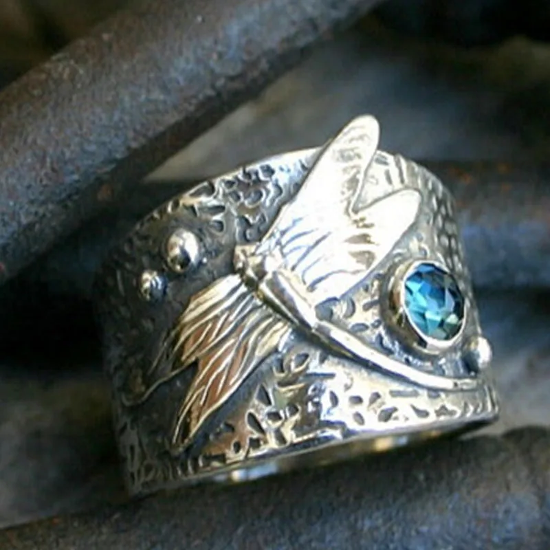 

2023 New Creative Dragonfly Ring Fashionable Retro Style Texture Personality Ring High End Small Crowd Design Insect Handwear