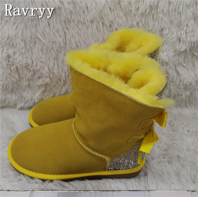 Женские зимние ботинки со стразами