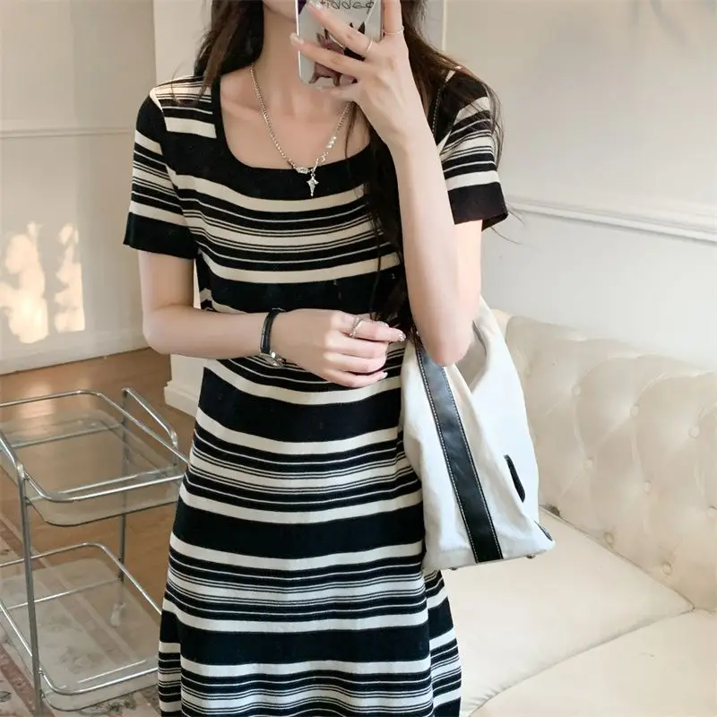 

Трикотажное платье в полоску с коротким рукавом для женщин, свободное облегающее платье средней длины, прямая юбка-труба, для лета