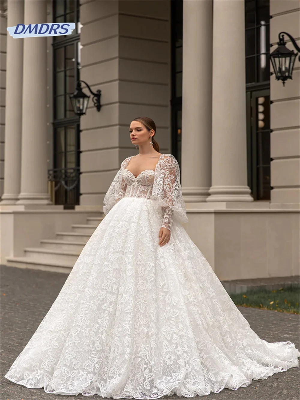 Романтичное кружевное платье с