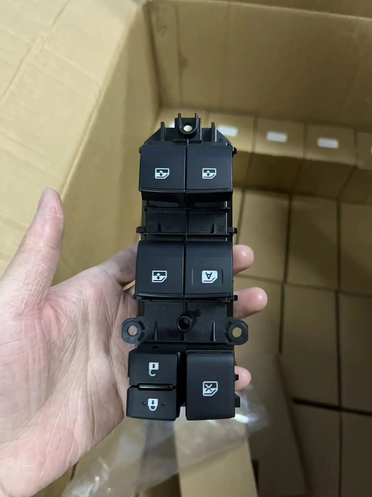 Переключатель Стеклоподъемника для игрушек-ota Hilux VIII MK8 AN120 2015-2019 84820-0K270 84820-0K260