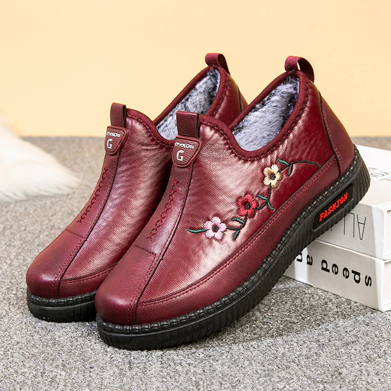 

Винтажные зимние лоферы с вышивкой, Женская Повседневная Удобная Обувь на меху, Мокасины 2022, дизайнерские кожаные кроссовки для пожилых жен...