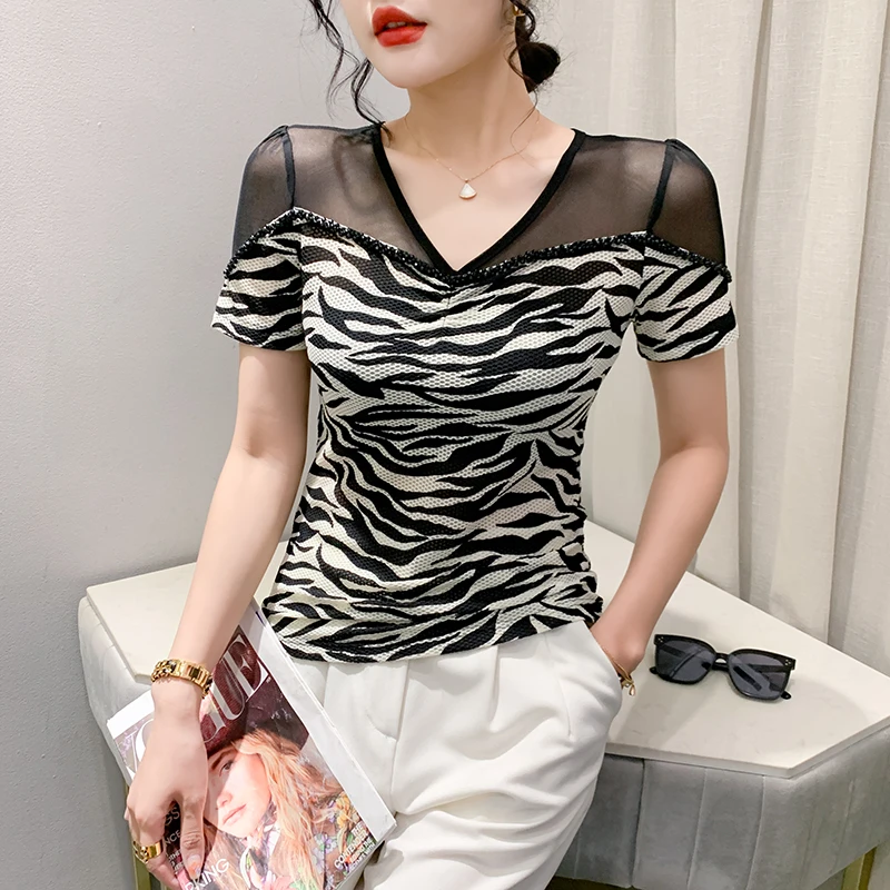 

Женская футболка с коротким рукавом, привлекательная Сетчатая футболка составного кроя с блестящими бусинами и принтом, модель 2023 в европейском стиле на лето, 33026