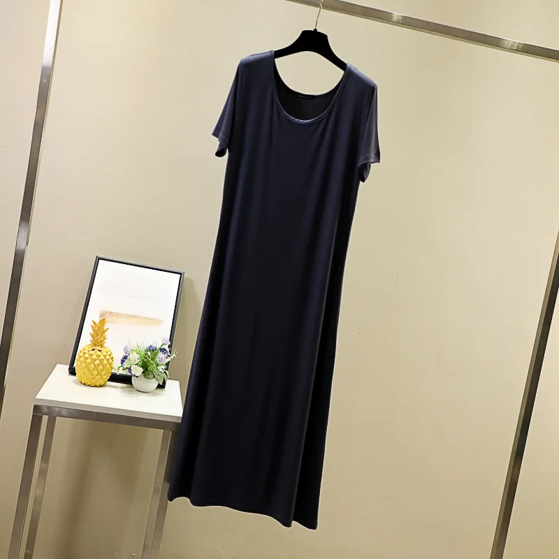

The new u-neck skirt is soft and comfortable BLACK